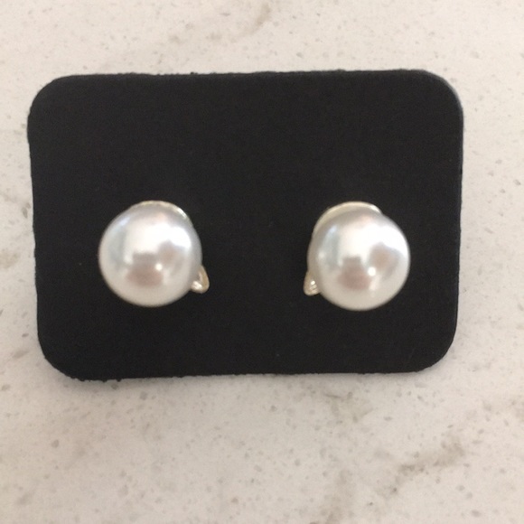 NWT Pearl Kitty Cat Earrings - Picture 5 of 8